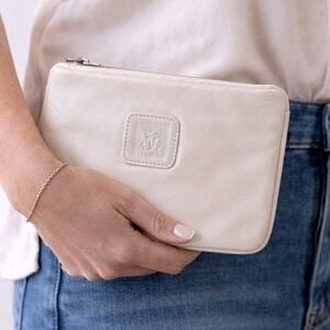 Anne Klein for Calderon Vintage Cream Leather Clutch Bag Embossed Lion Logo‎